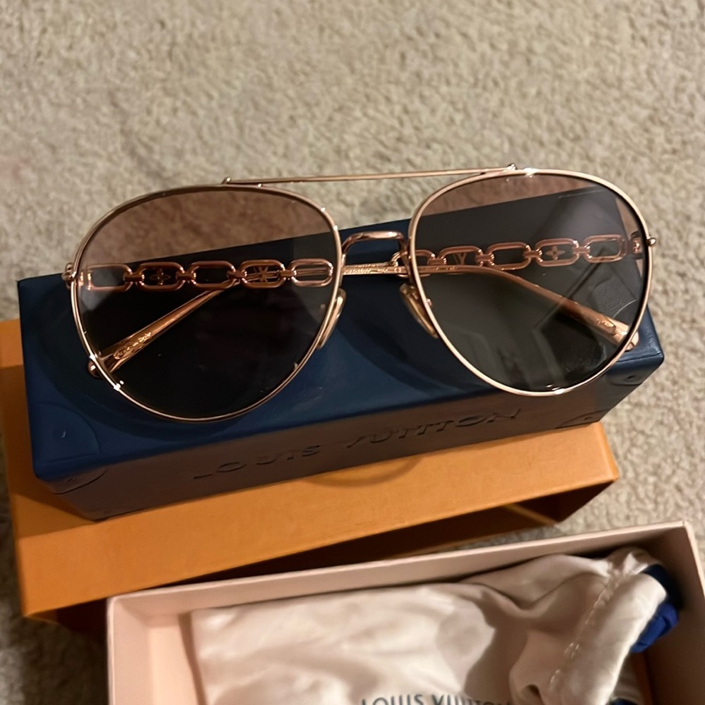Louis Vuitton Rose Gold Linked Chain Aviators